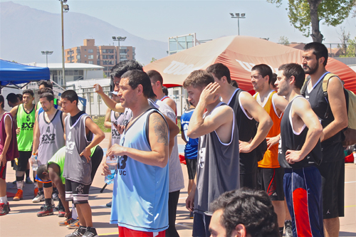 CAMPUS SAN JOAQUÍN UC ABRE SUS PUERTAS AL 1ER TORNEO DE BÁSQUETBOL 3x3