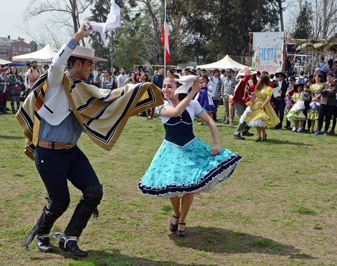 Fiesta 18era sella Semana de la Chilenidad en la UC