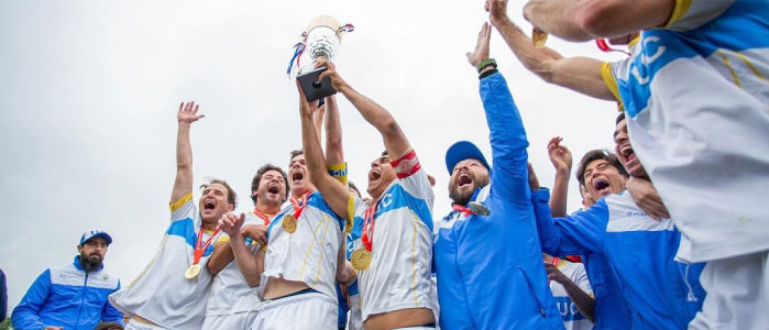 La larga espera terminó: selección de fútbol UC alza la copa nacional después de 22 años