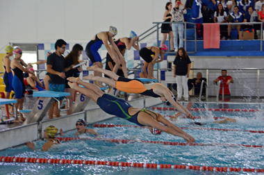 SELECCIONADAS DE NATACIÓN LOGRAN BICAMPEONATO EN FENAUDE 2017